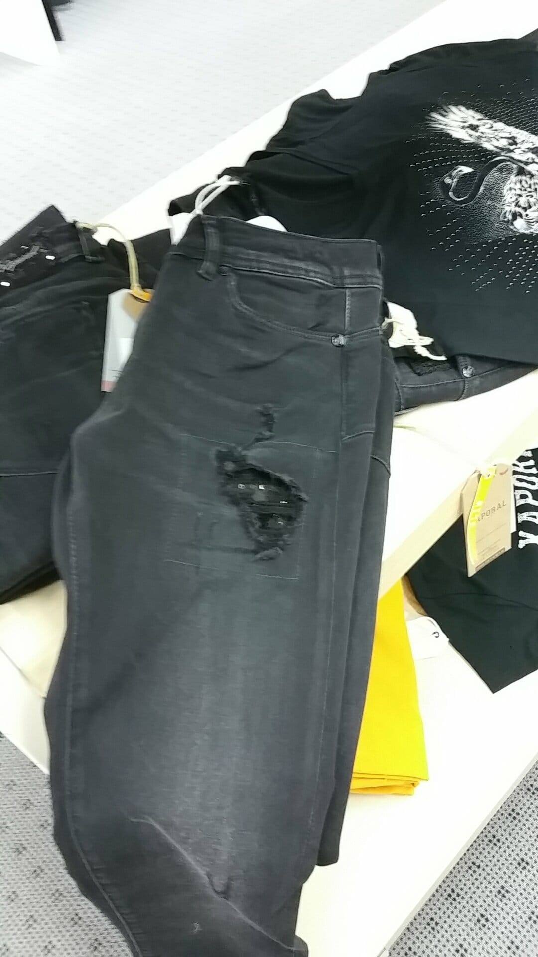 vetements-homme-femme-kaporal-levis-leecooper (1)