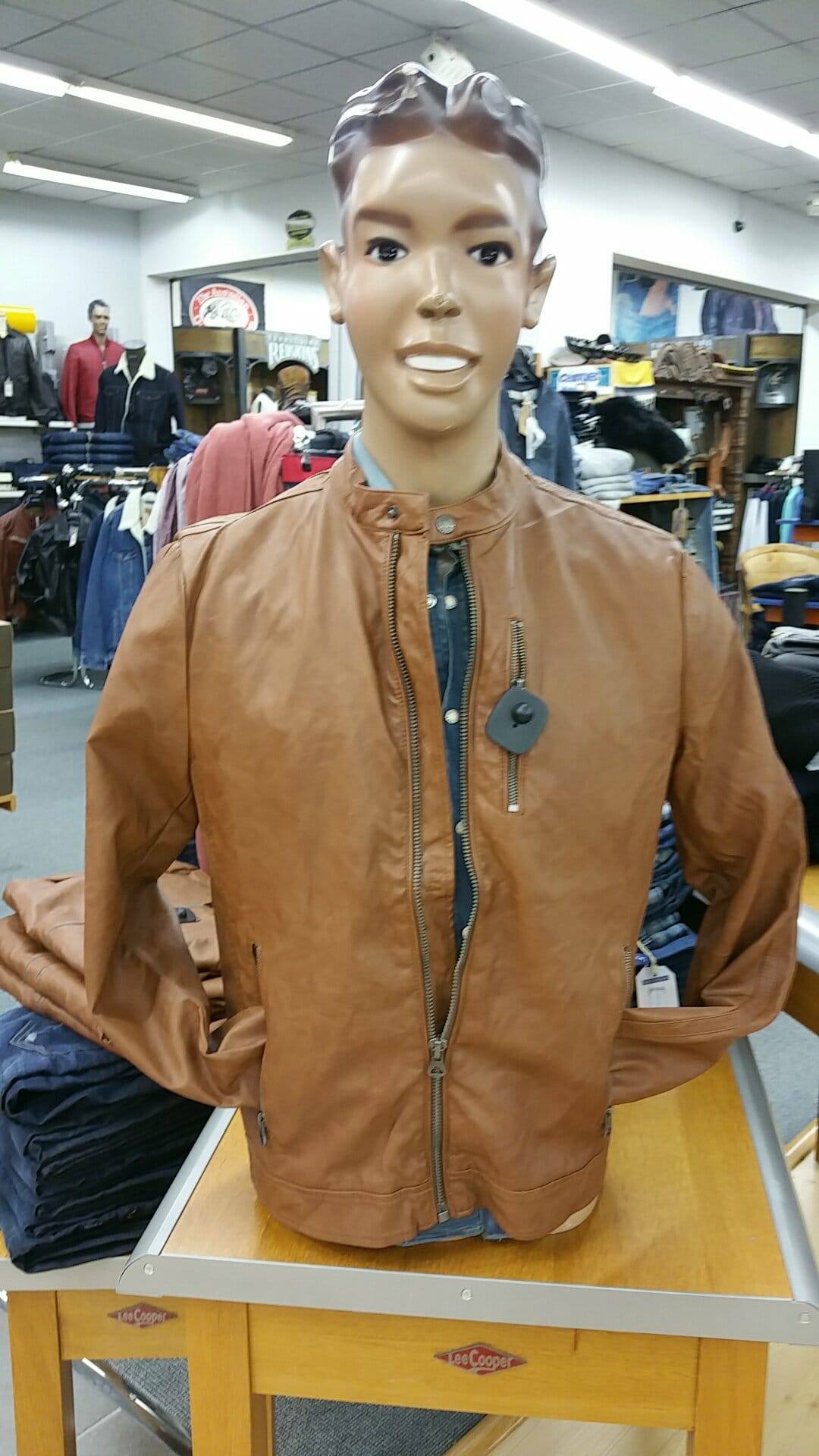 vetements-homme-femme-kaporal-levis-leecooper (3)