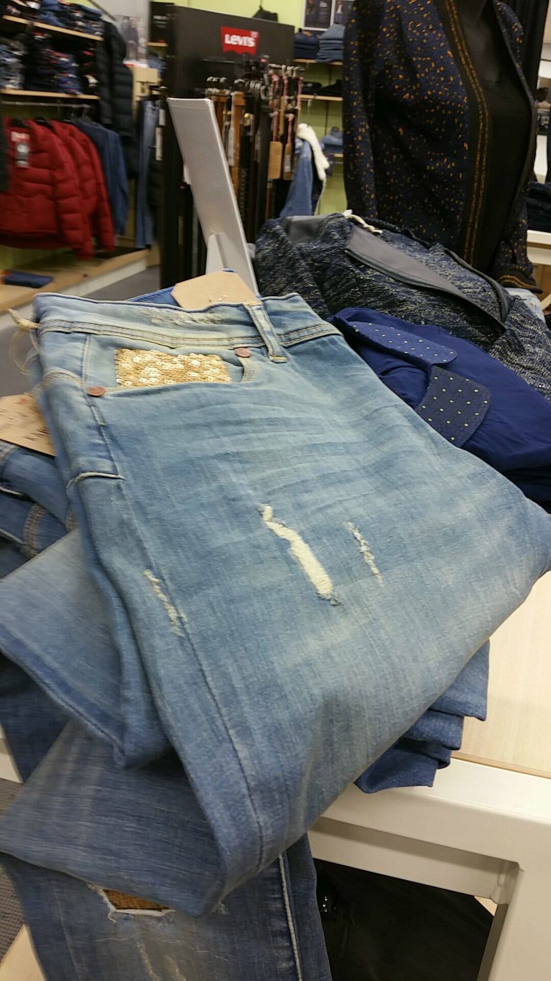 vetements-homme-femme-kaporal-levis-leecooper (8)