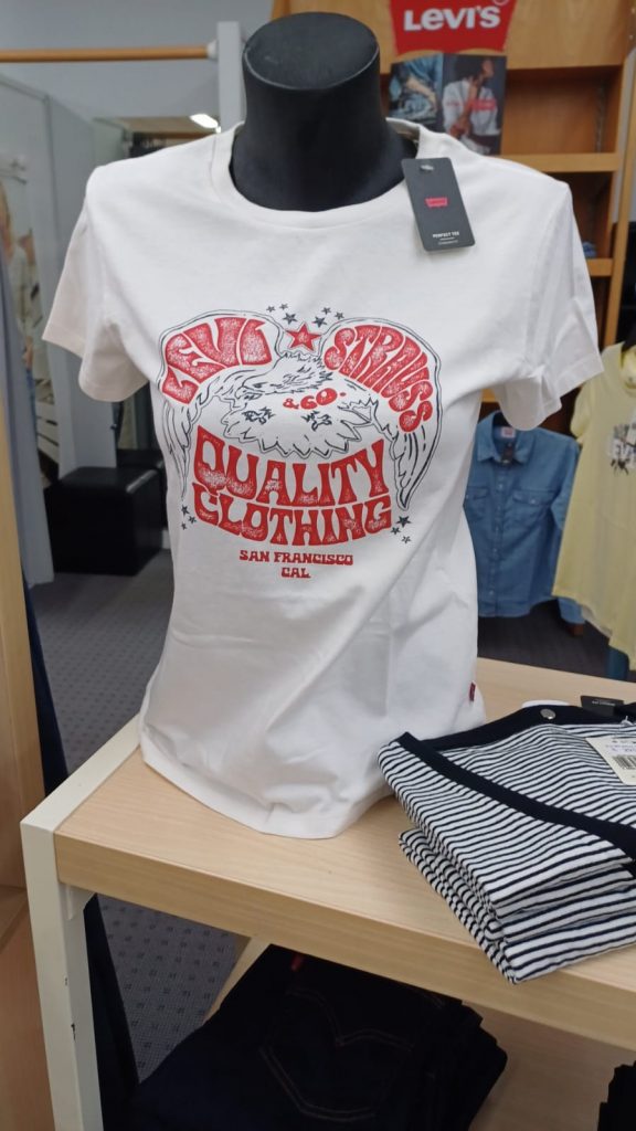 T-shirt Levi's femme motifs variés