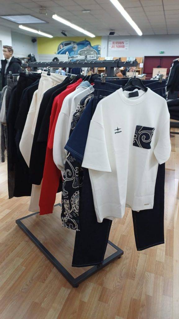 American Store (Châteauroux) : Cuirs Redskins Patrouille de France, Levi's, Lee Cooper et Project X Paris