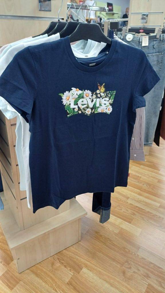 Arrivage nouvelle collection été 2026 tshirt bleu motif Levi's femme